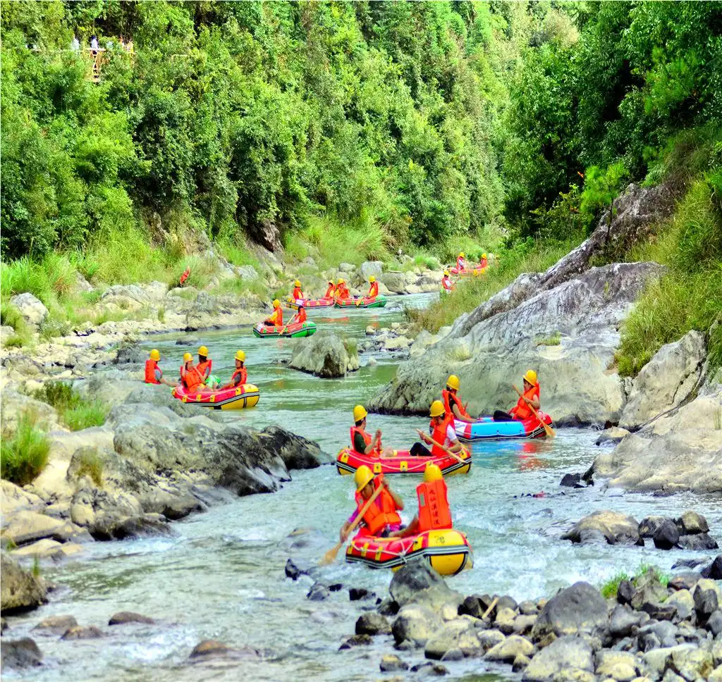 Hotels near National Treasure Yunlong Valley