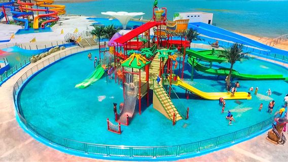 Peacock Beach Waterpark Beach