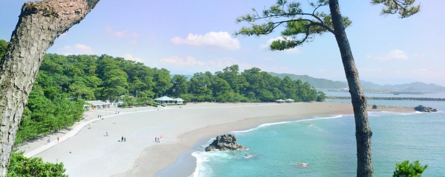 Katsurahama Beach