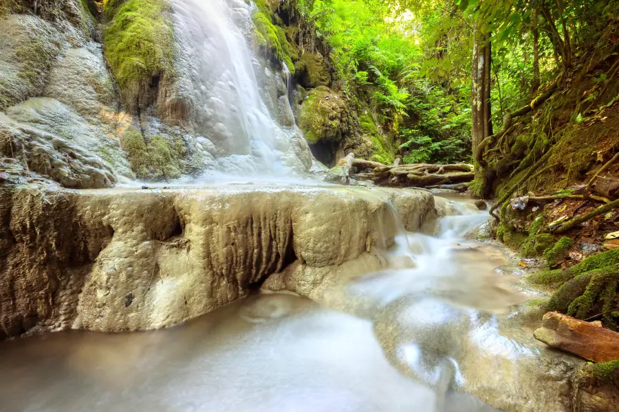 อุทยานแห่งชาติน้ำตกบัวตอง-น้ำพุเจ็ดสี