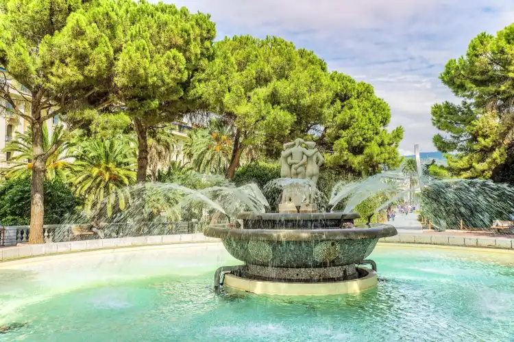 Hotels near Jardin Albert 1er