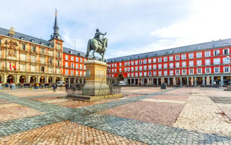 Hotels near Plaza Mayor