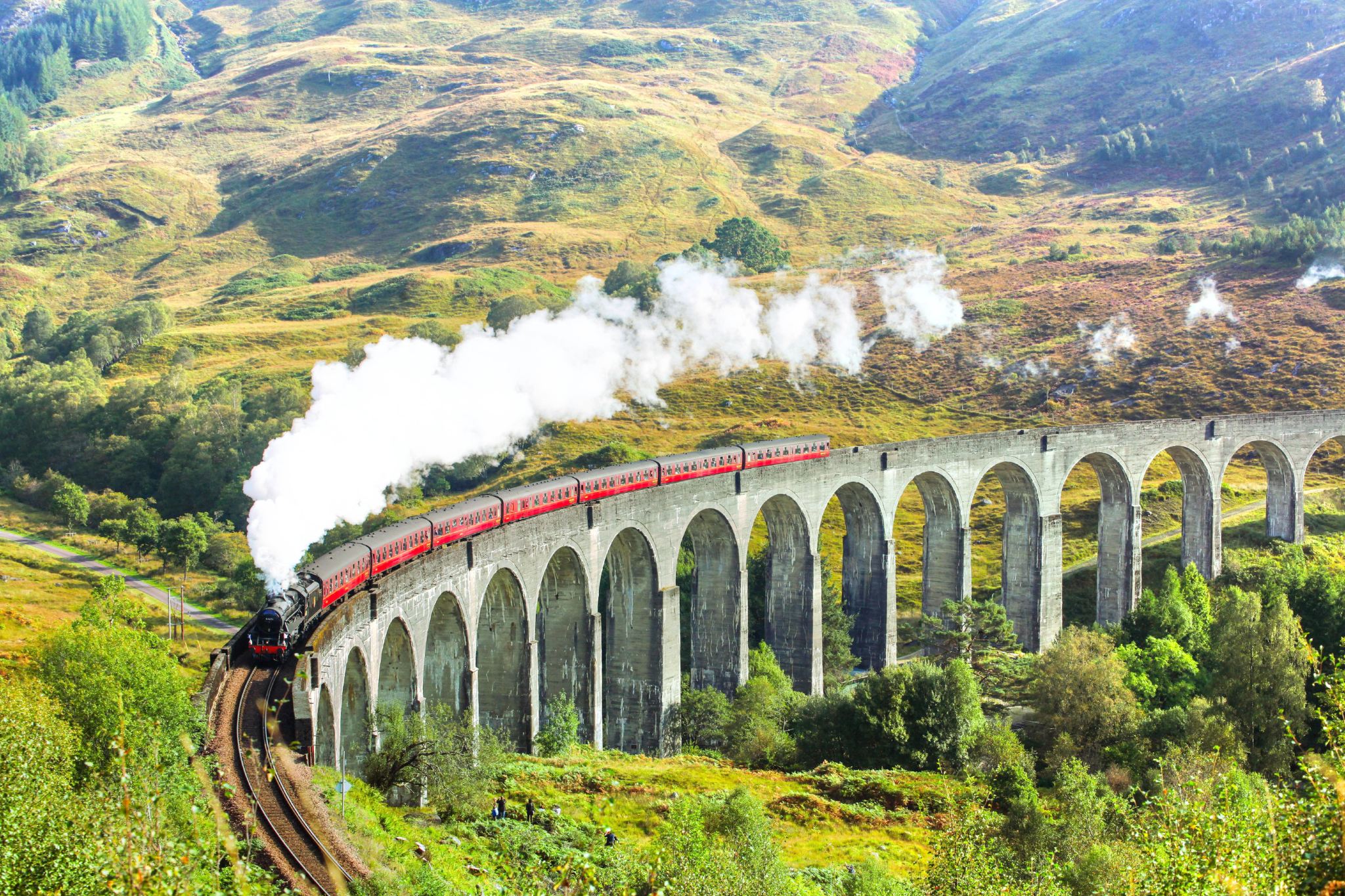 英國愛丁堡威廉堡+格倫芬南+葛籣菲南高架橋+格倫科峽谷一日遊