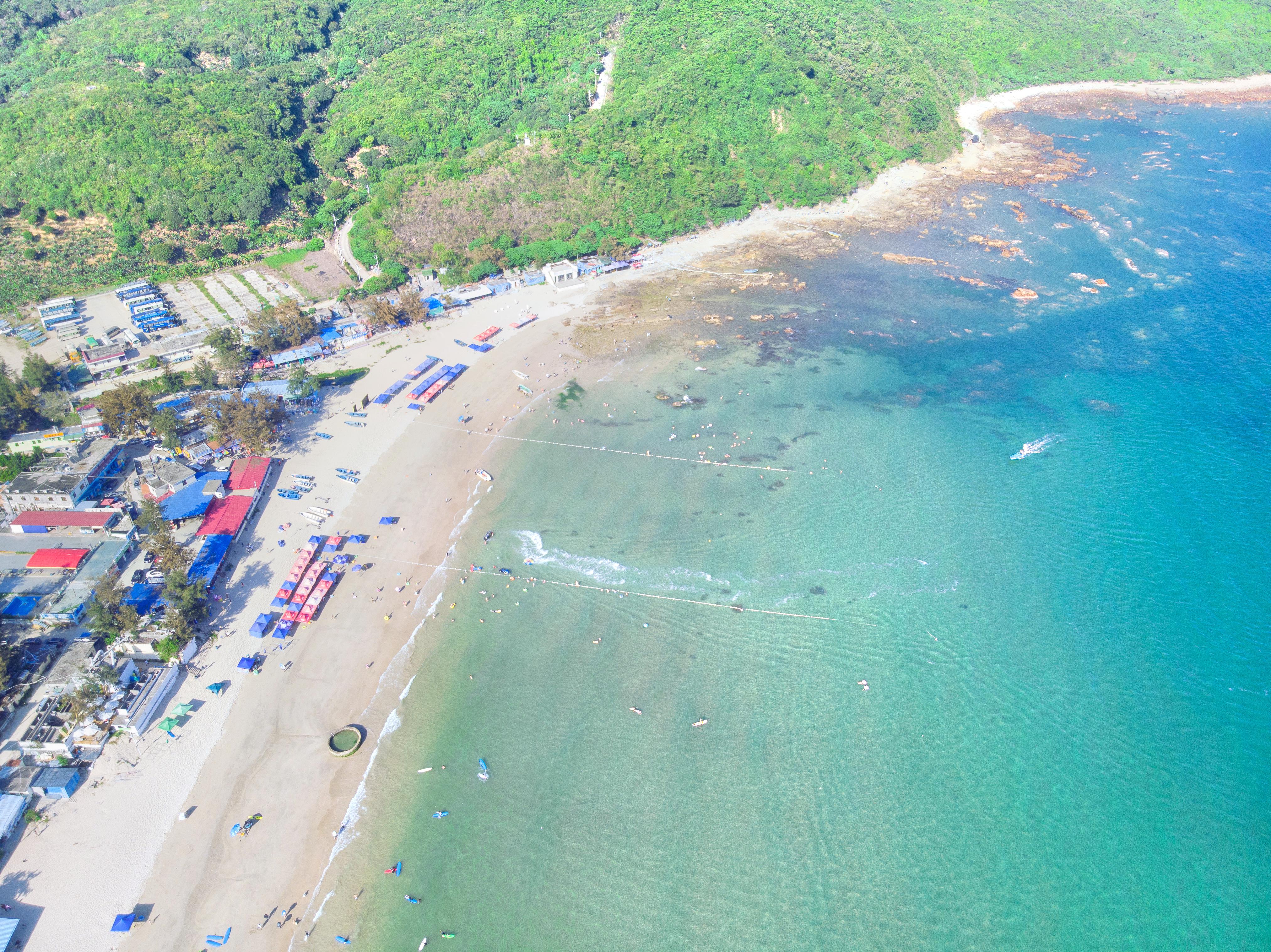 Hotels near Dongyong Beach