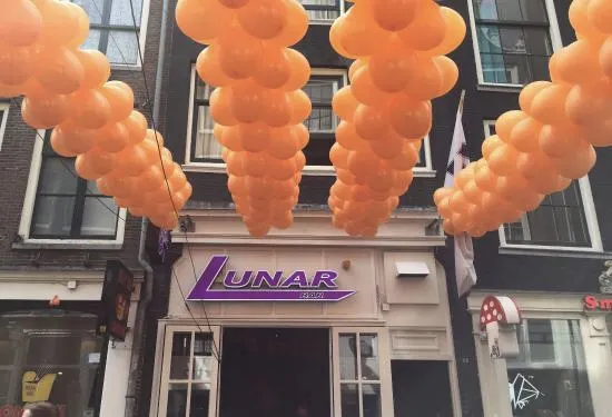 Bar Lunar