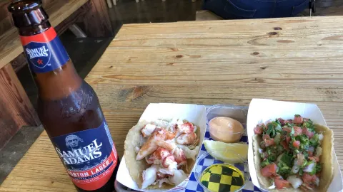 New England Lobster Market & Eatery in 米爾布雷
