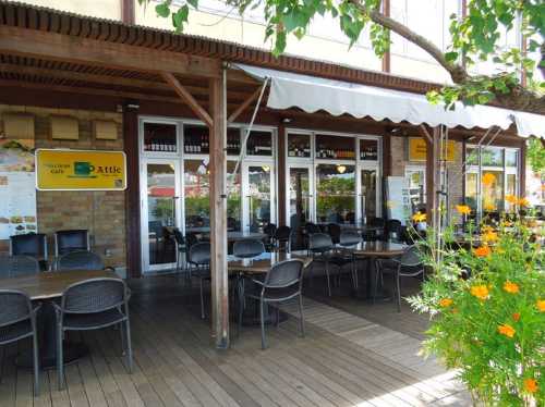 Delicious Restaurant Attic