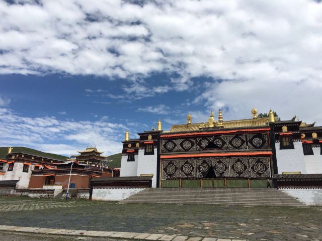 Hezuo Temple