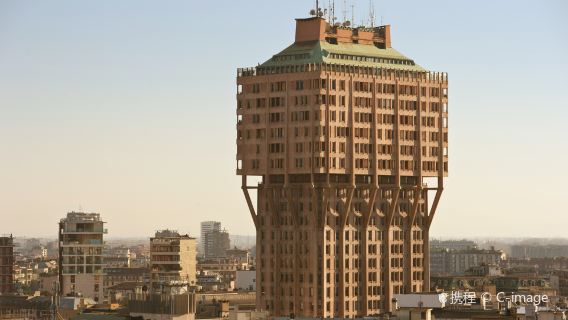 Tháp Velázquez + Cổng Hòa Bình + Politecnico di Milano + Lâu đài Sforza + Kênh Milan