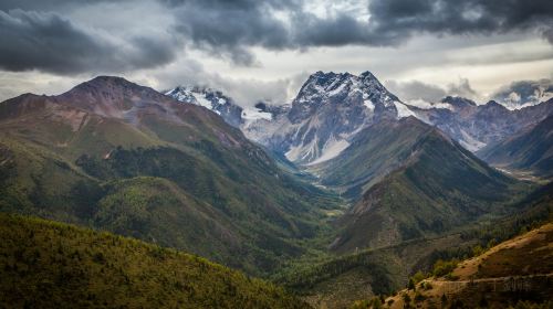 白馬雪山国家級自然保護区