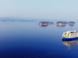 Qiandao Lake Earl Luxury Cruise