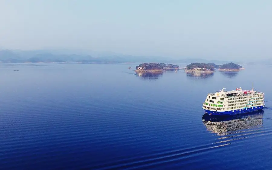 Qiandao Lake Earl Luxury Cruise