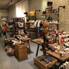 Eleven Two & Co. 여행 사진