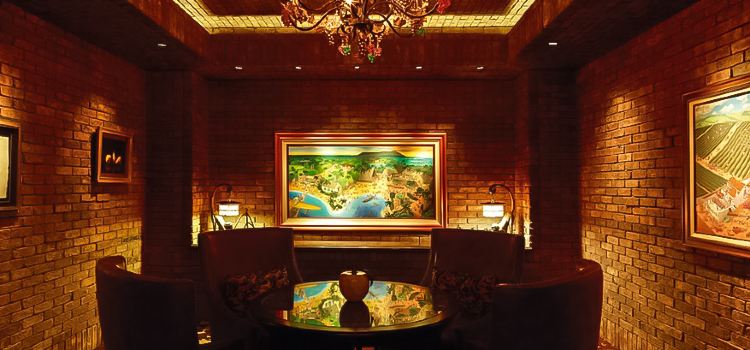 Vintage Cave Club