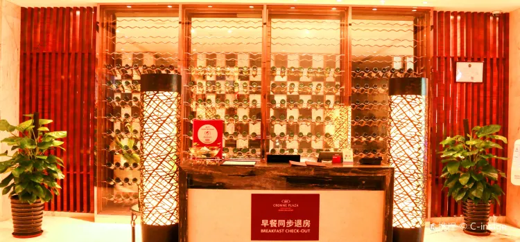 三亚中心皇冠假日酒店·藍岸自助餐廳