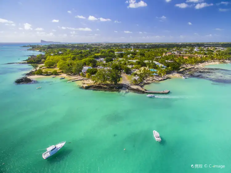 Hotels near Grand Baie