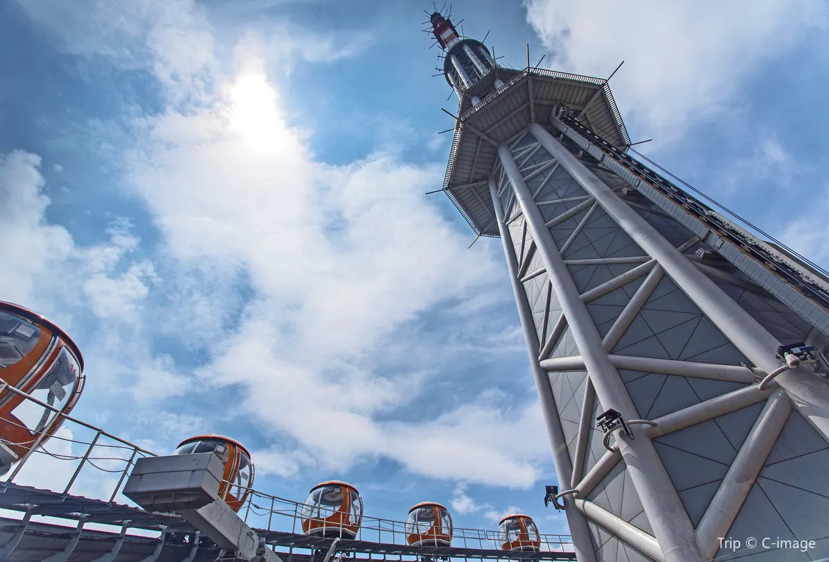 3_Canton Tower-Bubble Tram