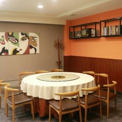 HE ZHEN ZHU  Xiao Guo Mi Fan 여행 사진
