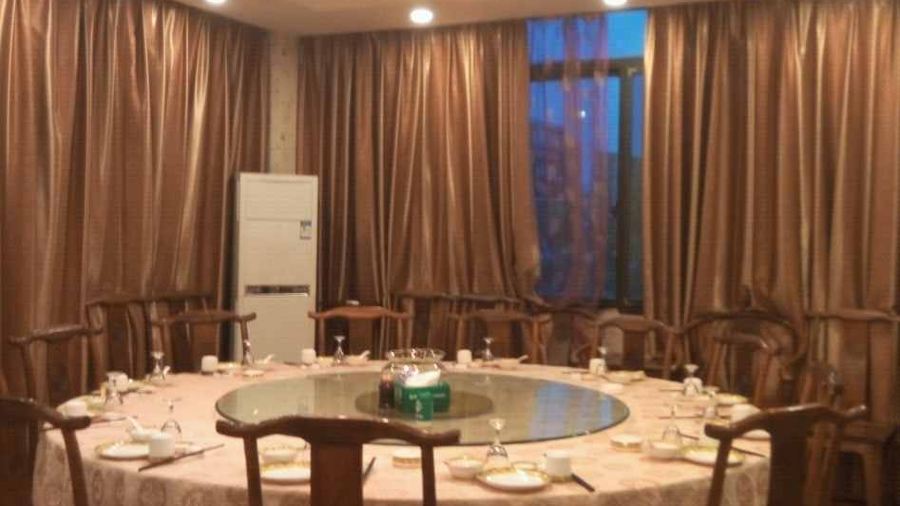 愛晚亭湖鮮食府