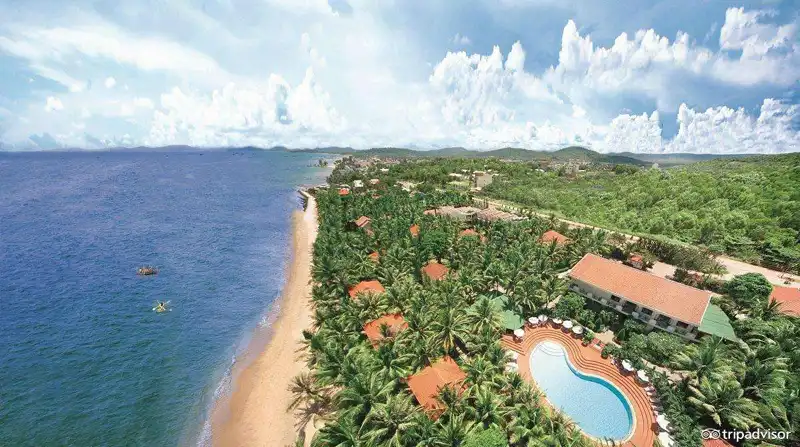 鄰近指甲島的酒店