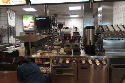 麦当劳(承德金龙广场餐厅店)