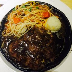 豪客来牛排(水头君辉店) User Photo
