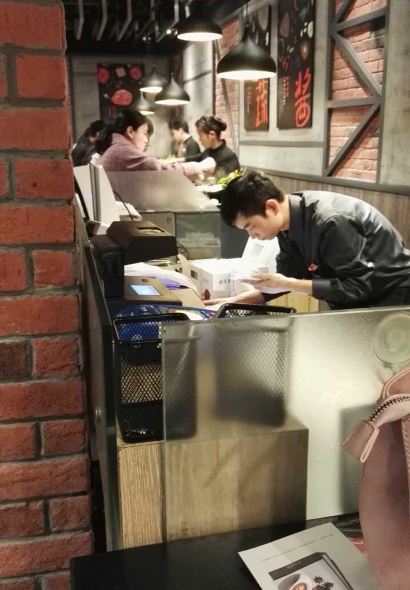 呷哺呷哺(郑州七天地丹尼斯店)