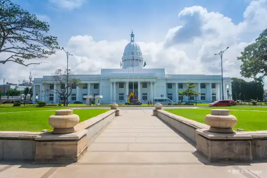 Hotels near Colombo Municipal Council
