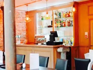 Le 217 Brasserie Restaurant