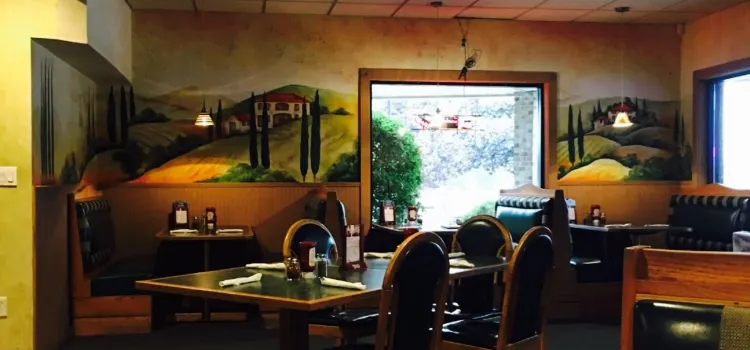 Michel Angelo's Pizzeria, Restaurant & Lounge