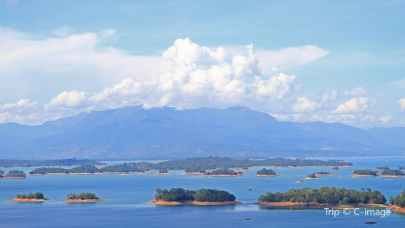Nam Ngum Reservoir