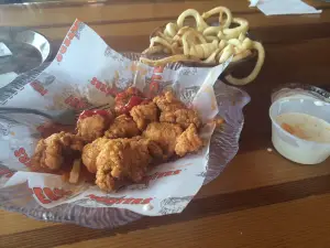 Hooters