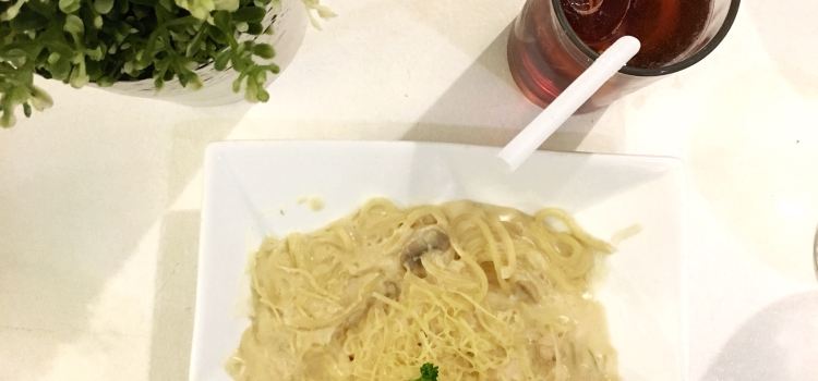 Yummy Chicken and Pasta Haus