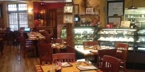 Square Market & Cafe