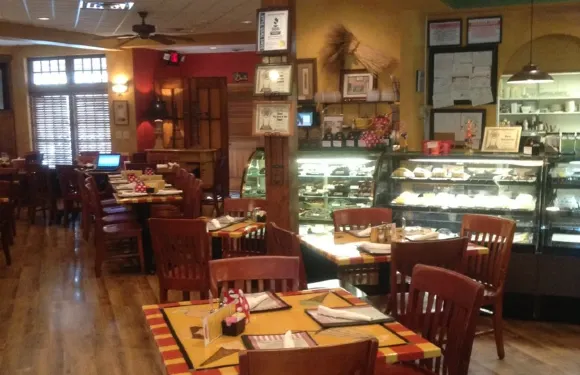 Square Market & Cafe