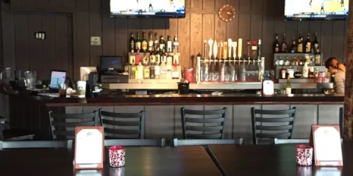 Salt Creek Pizza & Pub