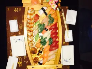 Akashi Fusion Sushi Cuisine