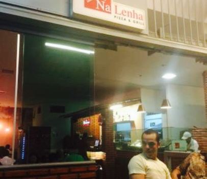 Na Lenha Pizza & Grill