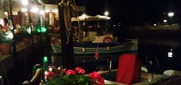 Le Grand Bleu Restaurant