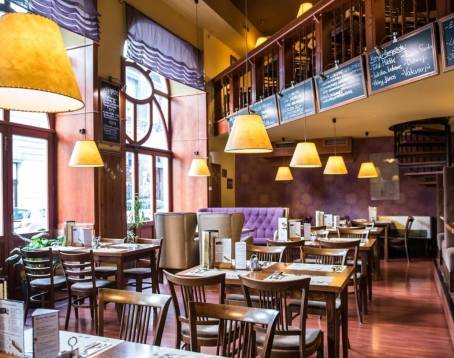 VakVarjú Restaurant