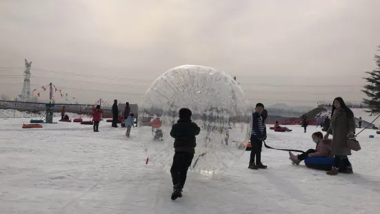 東方郡滑雪場