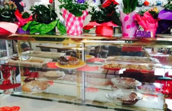 Jayraes Eatery & Bakery