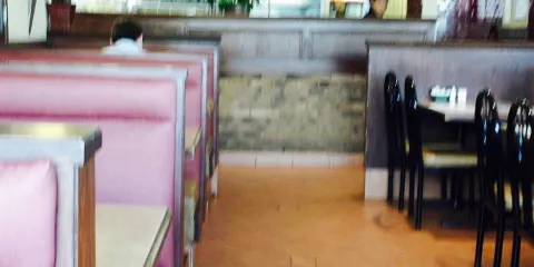 Restaurant L'etoile De Mirabel