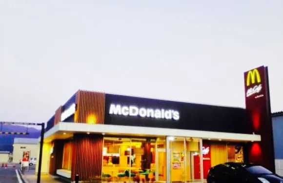 McDonald's No.8 Line Takatsuki