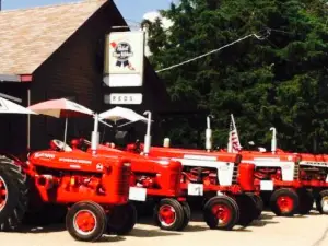 Red's Tavern & Pizzeria