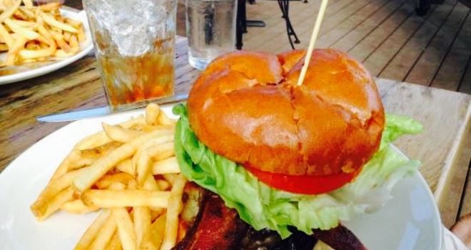 The Schooner Restaurant & Lounge