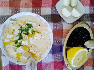 Mezedes tis Marias