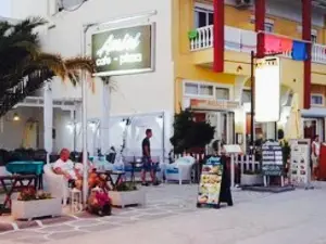 Amici Pizza Cafe