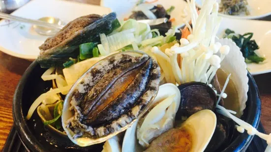 Abalone Seafood Stew in Hot Pot