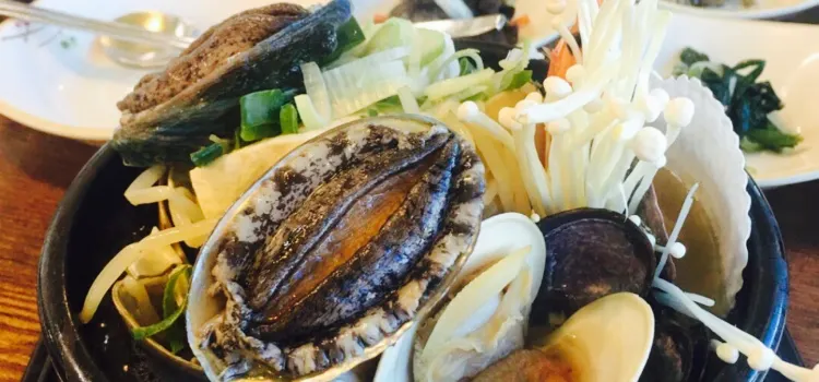 Abalone Seafood Stew in Hot Pot